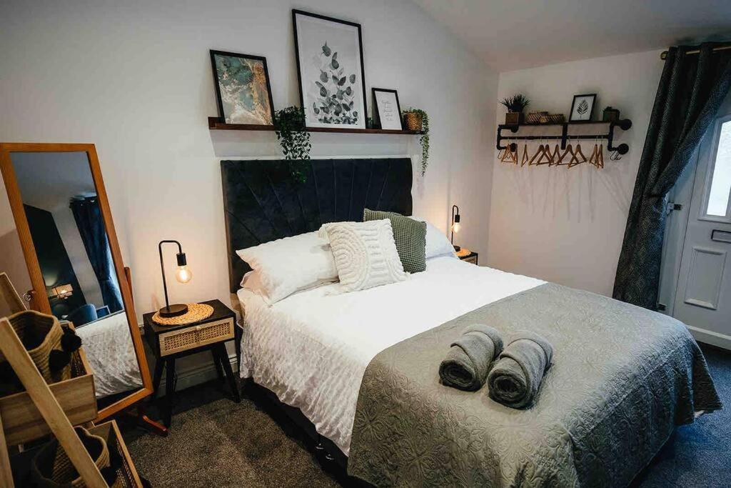 Boho Loft In Somerset - Private Parking Radstock Bagian luar foto
