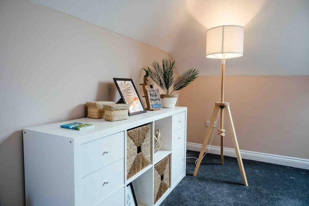 Boho Loft In Somerset - Private Parking Radstock Bagian luar foto