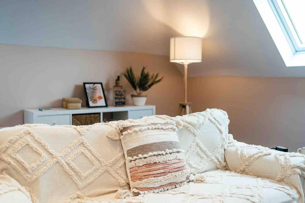 Boho Loft In Somerset - Private Parking Radstock Bagian luar foto