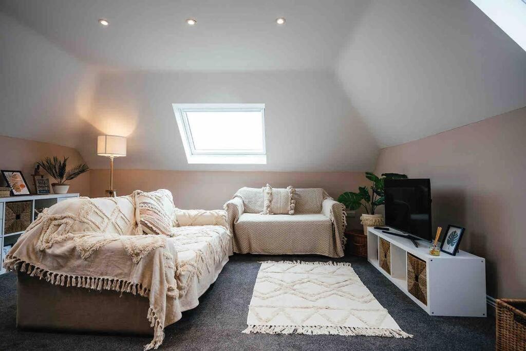 Boho Loft In Somerset - Private Parking Radstock Bagian luar foto